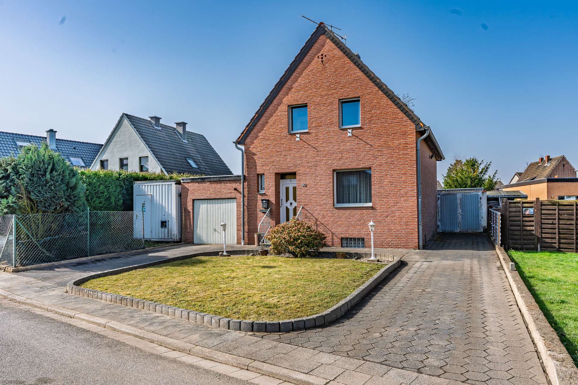 Verkauft: Freistehendes Einfamilienhaus mit großem Baugrundstück in Elsdorf-Berrendorf