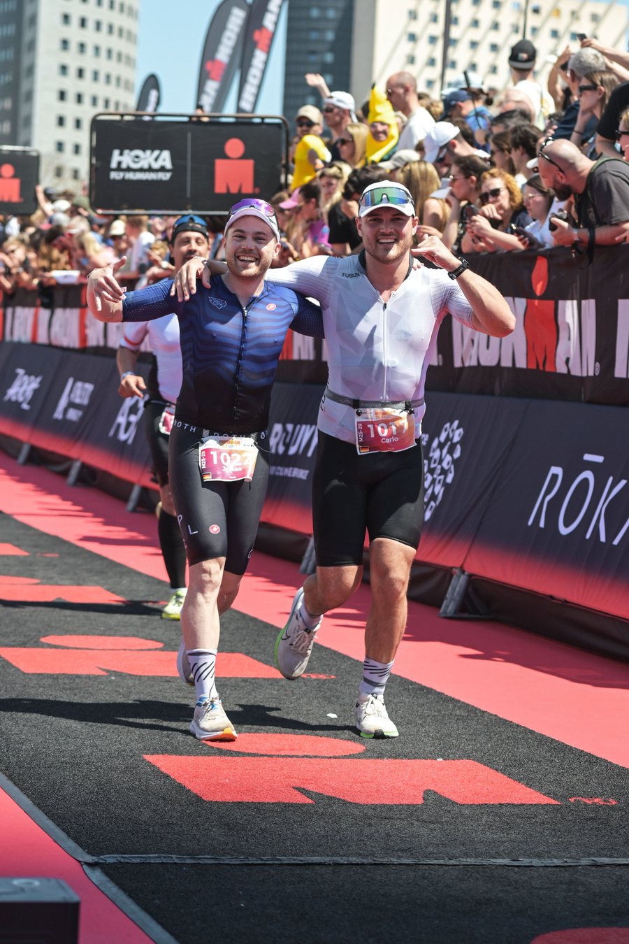 Carlo Rohner beim IRONMAN-Zieleinlauf