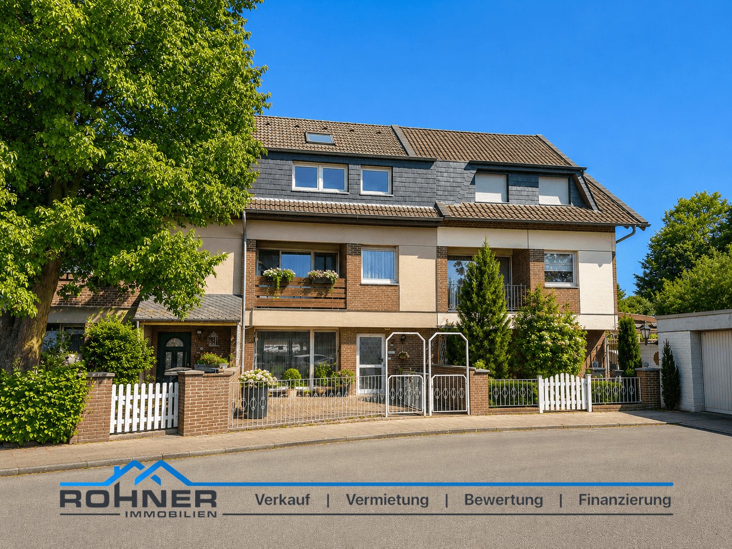 Reihenmittelhaus mit Terrasse, Garten und Garage in Grevenbroich-Hemmerden