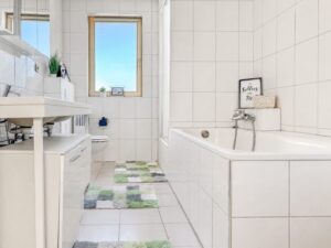 Badezimmer OG Vorderhaus